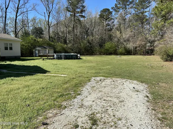$2,600 | 103 Meadowview Road, Jacksonville, NC 28540