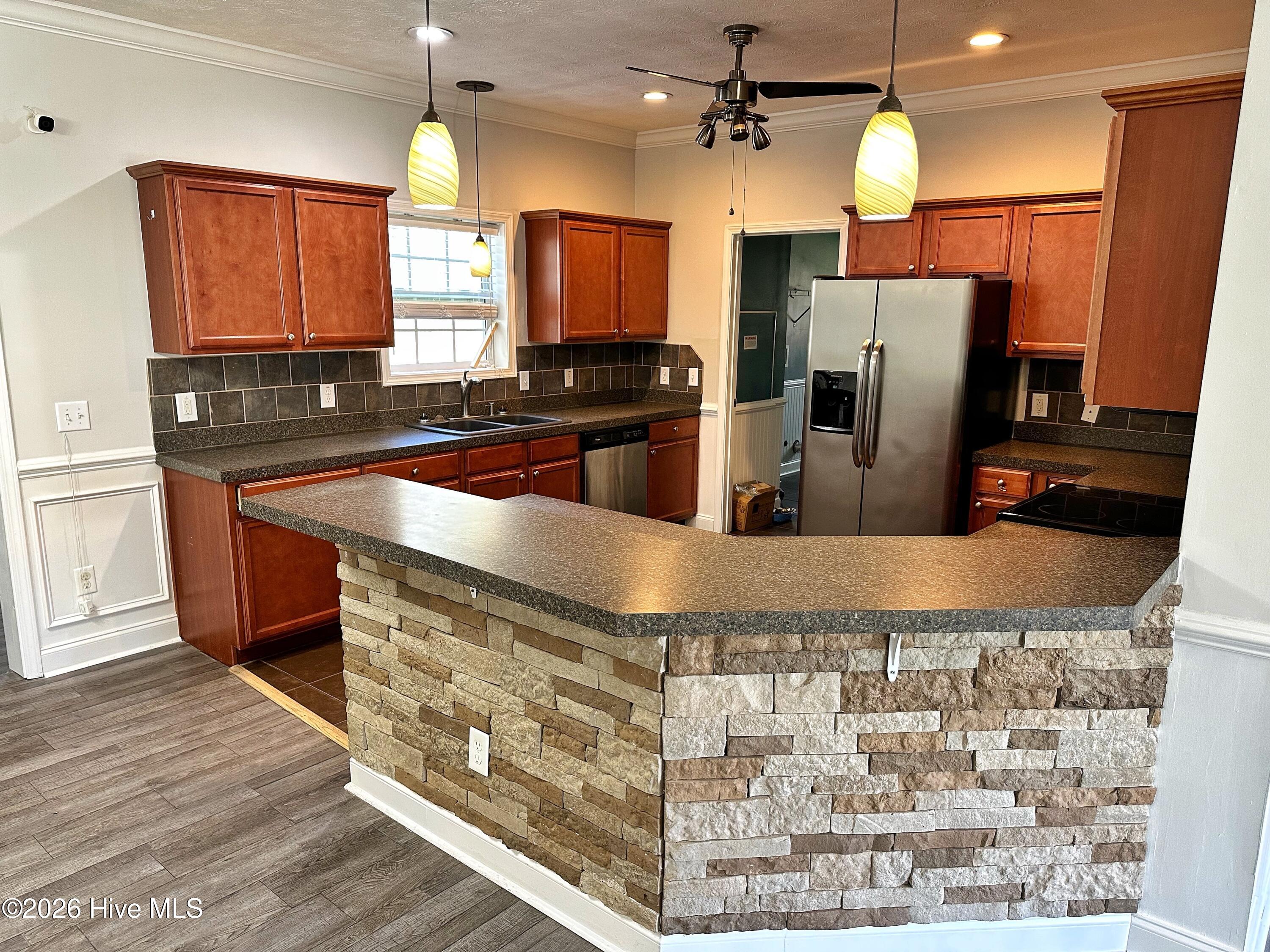 103 Meadowview Road Jacksonville, NC 28540 - Photo 7 of 34 9