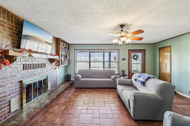 $399,999 | 13512 County Road 2160, Kerens, TX 75144