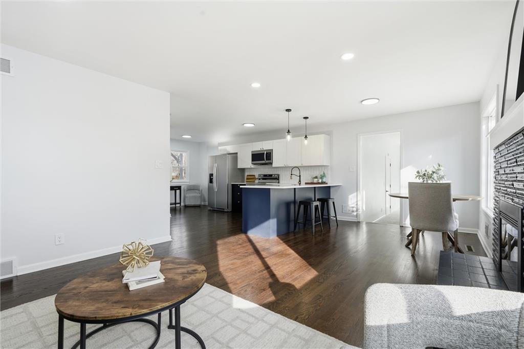 9509 East 79th Street Raytown, MO 64138 - Photo 4 of 26