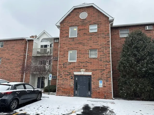 $1,450 | 1363 Cunat Court, Unit 3D, Lake In The Hills, IL 60156