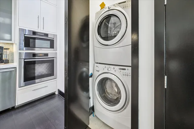 $489,000 | 1600 Post Oak Boulevard, Unit 1007, Houston, TX 77056