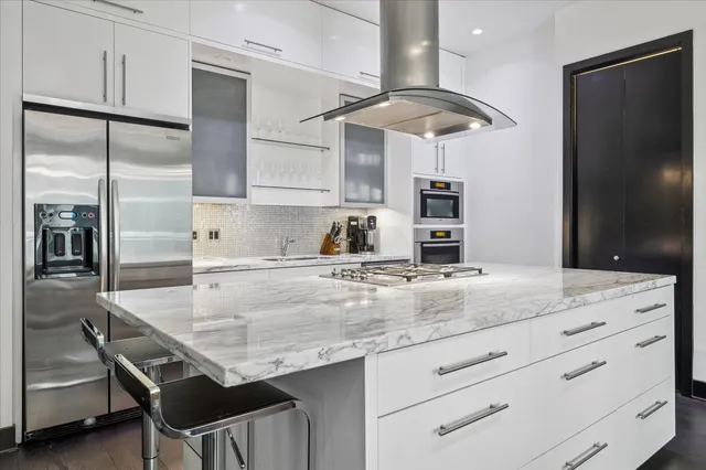 $489,000 | 1600 Post Oak Boulevard, Unit 1007, Houston, TX 77056