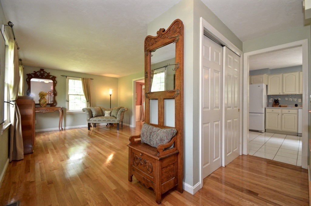 253 South Bolton Road Bolton, MA 01740 - Photo 7 of 21
