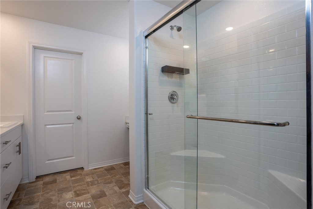 2467 Gunner Ridge Way Rialto, CA 92377 - Photo 11 of 38