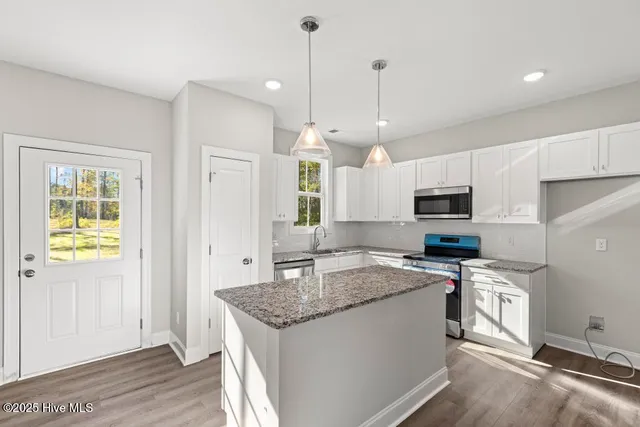 $349,900 | 2062 Page Road, Burgaw, NC 28425