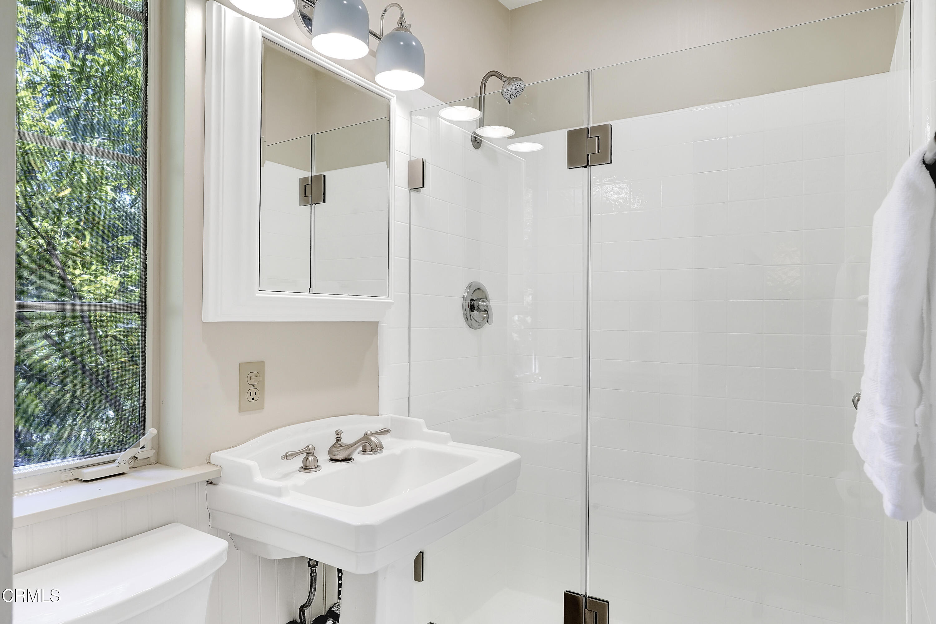12615 Koenigstein Road Santa Paula, CA 93060 - Photo 27 of 41 a bathroom with a sink a toilet and shower