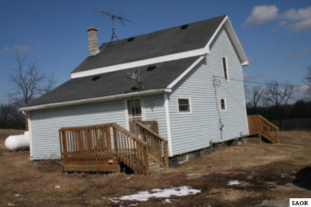 6737 West Lovejoy Road Byron, MI 48418 - Photo 2 of 9 41733-1.JPG