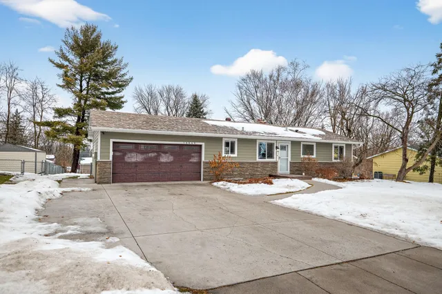 $379,900 | 14860 Upper 55th Street North, Oak Park Heights, MN 55082