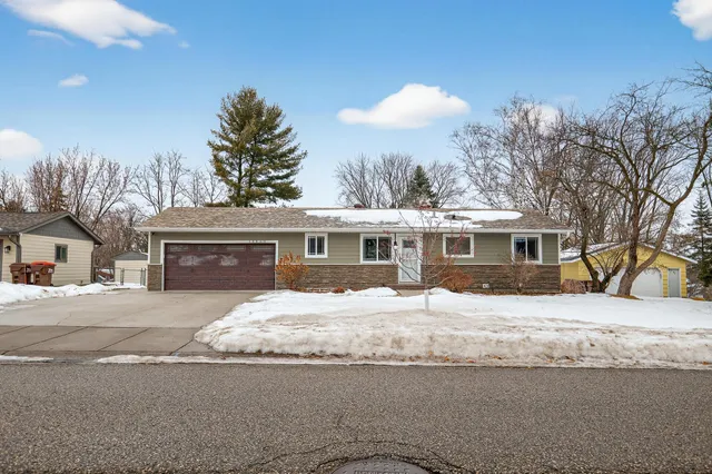 $379,900 | 14860 Upper 55th Street North, Oak Park Heights, MN 55082