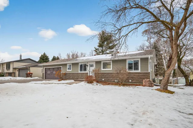 $379,900 | 14860 Upper 55th Street North, Oak Park Heights, MN 55082
