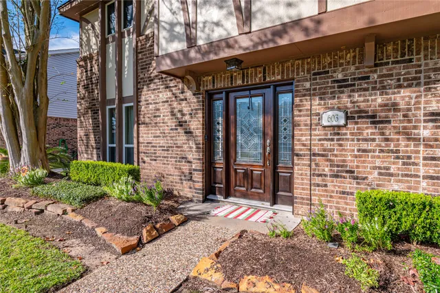 $435,000 | 603 Chedworth Drive, Houston, TX 77062
