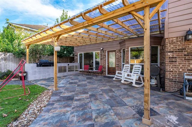 $435,000 | 603 Chedworth Drive, Houston, TX 77062