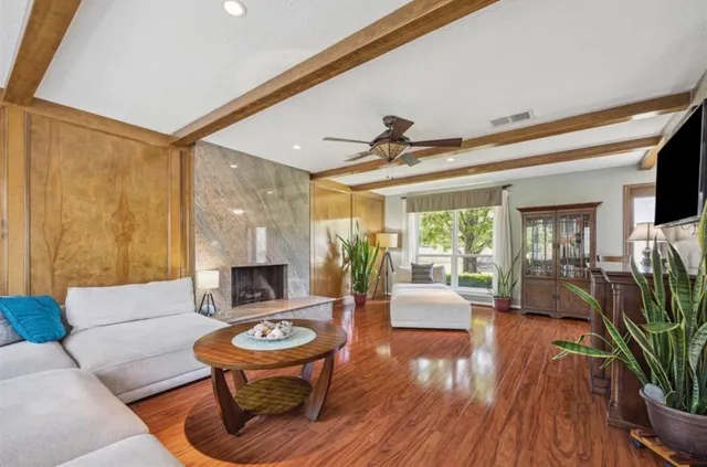 $435,000 | 603 Chedworth Drive, Houston, TX 77062