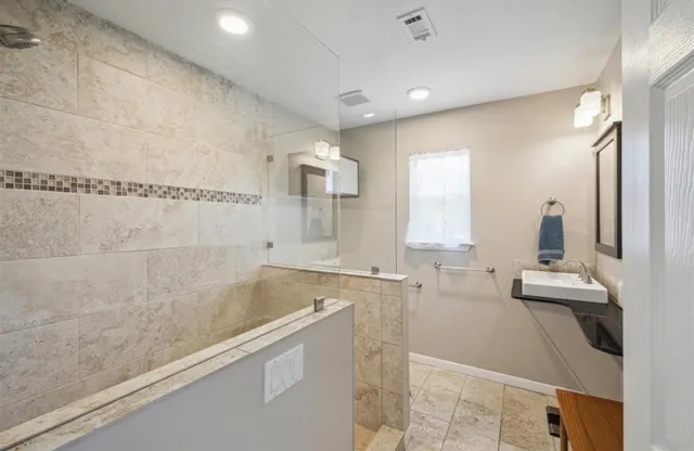 $435,000 | 603 Chedworth Drive, Houston, TX 77062