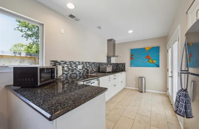 $435,000 | 603 Chedworth Drive, Houston, TX 77062