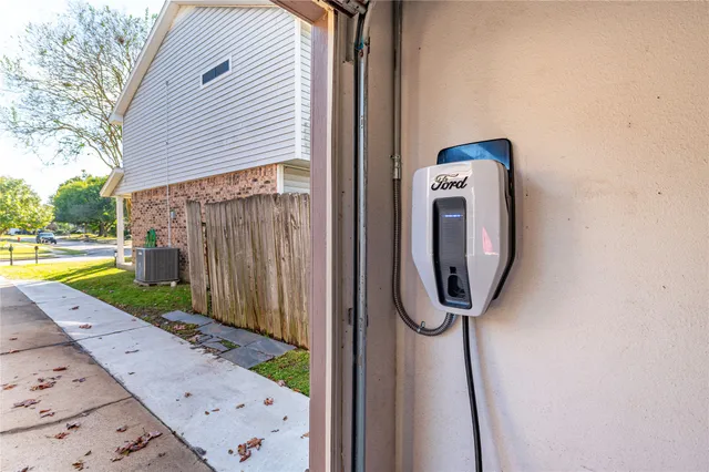 $435,000 | 603 Chedworth Drive, Houston, TX 77062