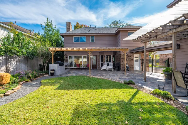 $435,000 | 603 Chedworth Drive, Houston, TX 77062