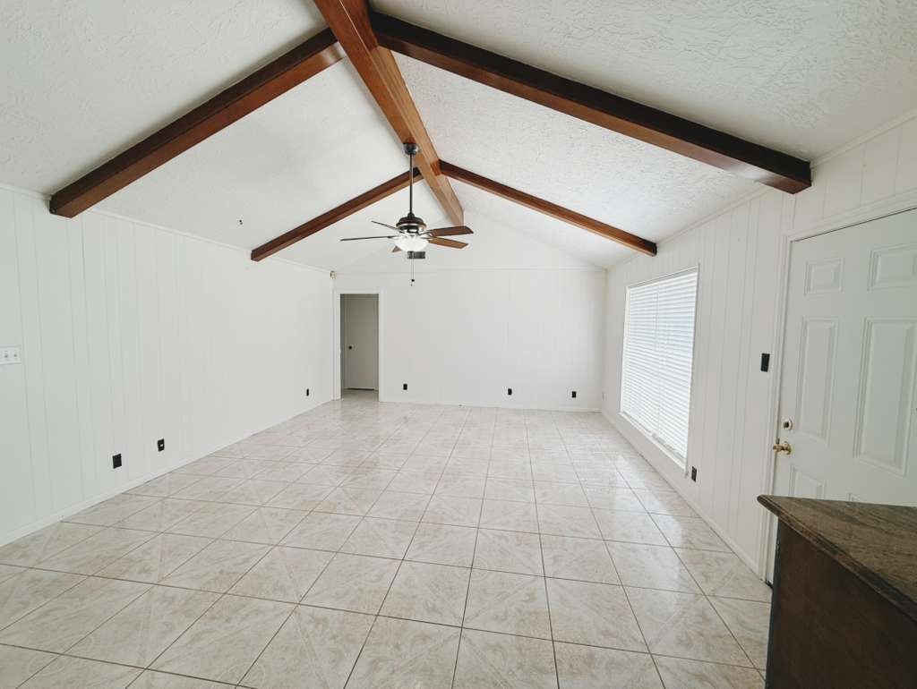 9231 Friendship Road Houston, TX 77080 - Photo 2 of 12 a view of an empty room