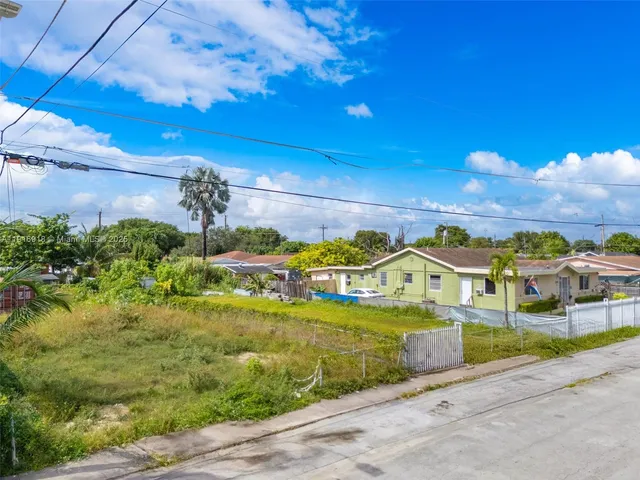 a view of a basketball court