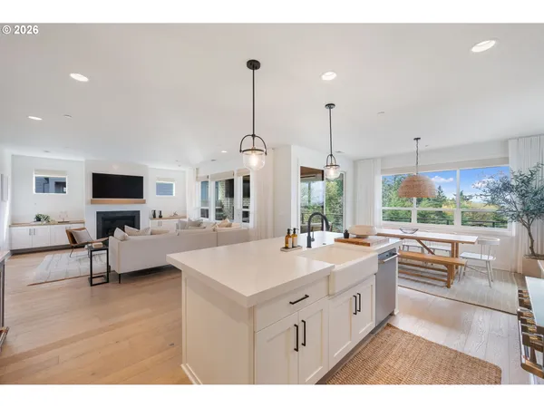 $1,850,000 | 3724 Southwest Hillside Drive, Portland, OR 97221