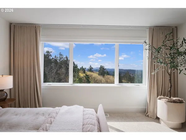 $1,850,000 | 3724 Southwest Hillside Drive, Portland, OR 97221