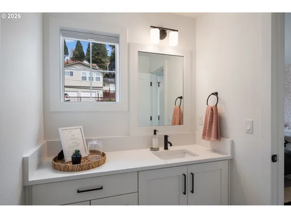 $1,850,000 | 3724 Southwest Hillside Drive, Portland, OR 97221