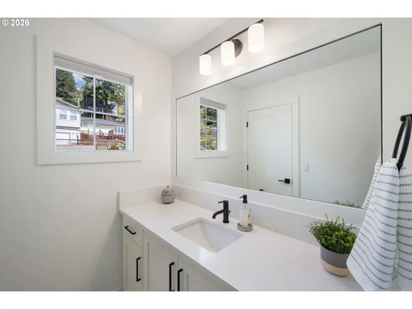 $1,850,000 | 3724 Southwest Hillside Drive, Portland, OR 97221