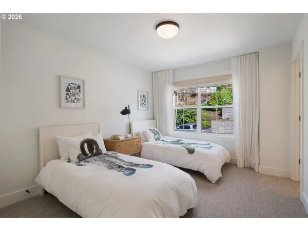 $1,850,000 | 3724 Southwest Hillside Drive, Portland, OR 97221