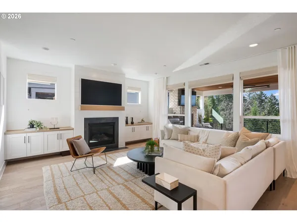 $1,850,000 | 3724 Southwest Hillside Drive, Portland, OR 97221