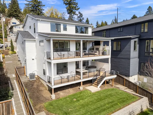 $1,850,000 | 3724 Southwest Hillside Drive, Portland, OR 97221