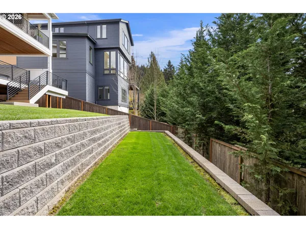 $1,850,000 | 3724 Southwest Hillside Drive, Portland, OR 97221