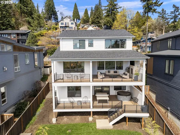 $1,850,000 | 3724 Southwest Hillside Drive, Portland, OR 97221