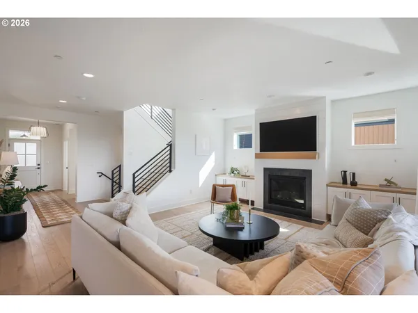 $1,850,000 | 3724 Southwest Hillside Drive, Portland, OR 97221