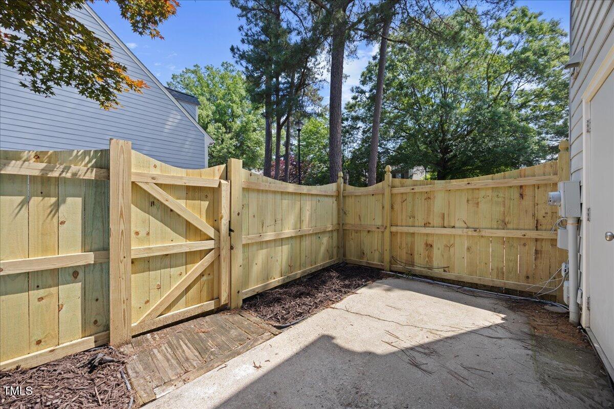 1602 Township Circle Raleigh, NC 27609 - Photo 21 of 23 Brand new fence!