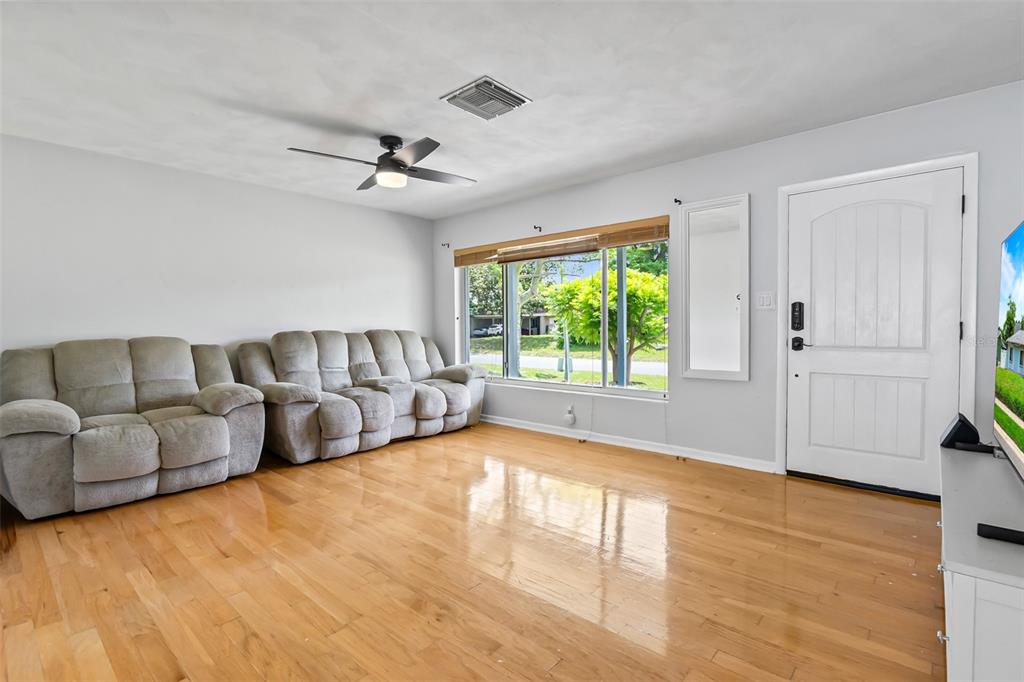 621 Ellsworth Street Altamonte Springs, FL 32701 - Photo 5 of 45