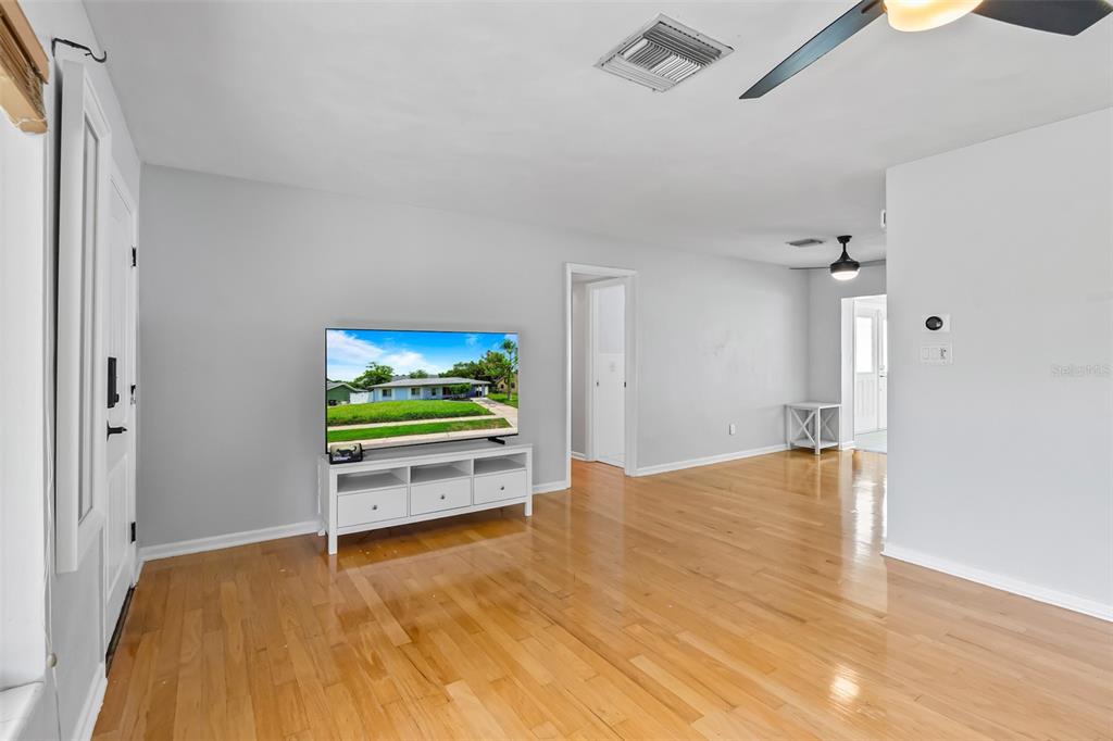 621 Ellsworth Street Altamonte Springs, FL 32701 - Photo 6 of 45