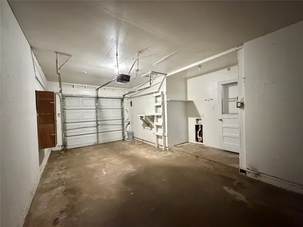 $1,700 | 118 Poinsettia Street, Lake Jackson, TX 77566