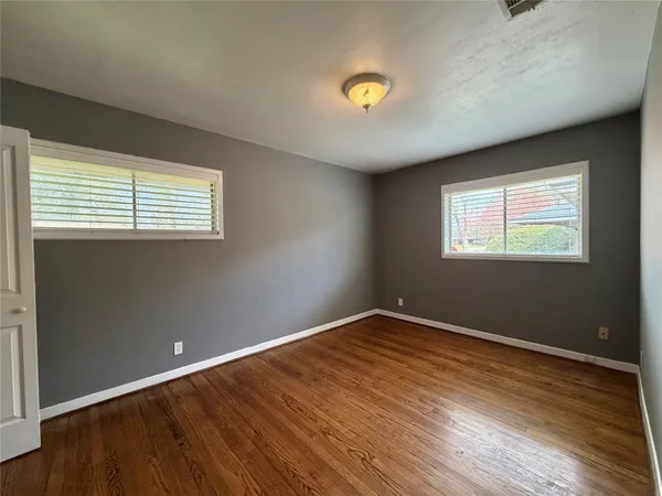$1,700 | 118 Poinsettia Street, Lake Jackson, TX 77566