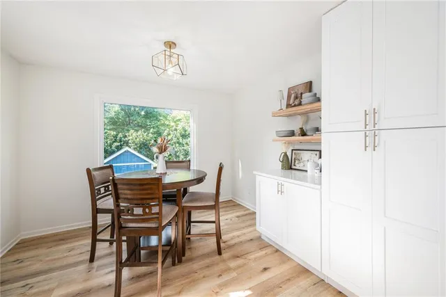 $529,900 | 12020 North Windbrook Court, Parkville, MO 64152