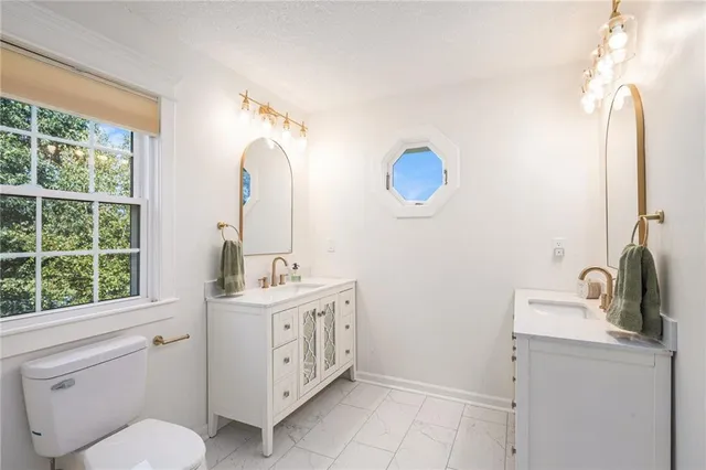 $529,900 | 12020 North Windbrook Court, Parkville, MO 64152