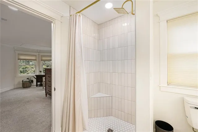 $529,900 | 12020 North Windbrook Court, Parkville, MO 64152