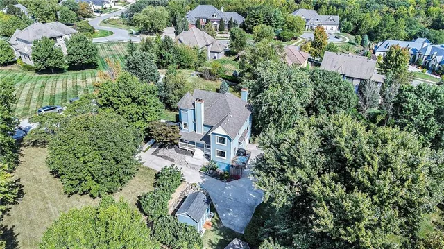 $529,900 | 12020 North Windbrook Court, Parkville, MO 64152