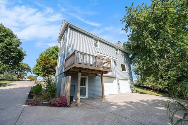 $529,900 | 12020 North Windbrook Court, Parkville, MO 64152