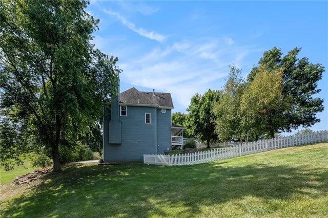 $529,900 | 12020 North Windbrook Court, Parkville, MO 64152