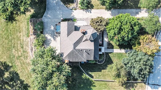 $529,900 | 12020 North Windbrook Court, Parkville, MO 64152