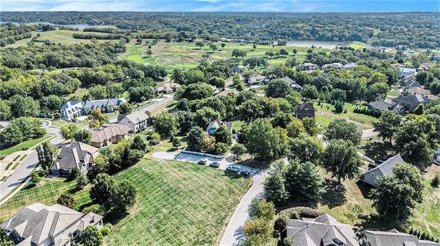 $529,900 | 12020 North Windbrook Court, Parkville, MO 64152