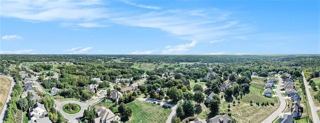 $529,900 | 12020 North Windbrook Court, Parkville, MO 64152