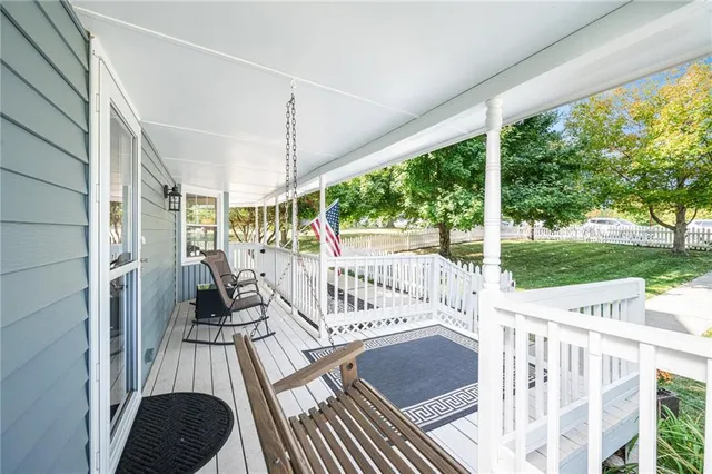 $529,900 | 12020 North Windbrook Court, Parkville, MO 64152