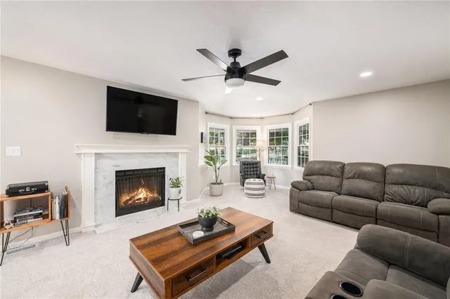 $529,900 | 12020 North Windbrook Court, Parkville, MO 64152